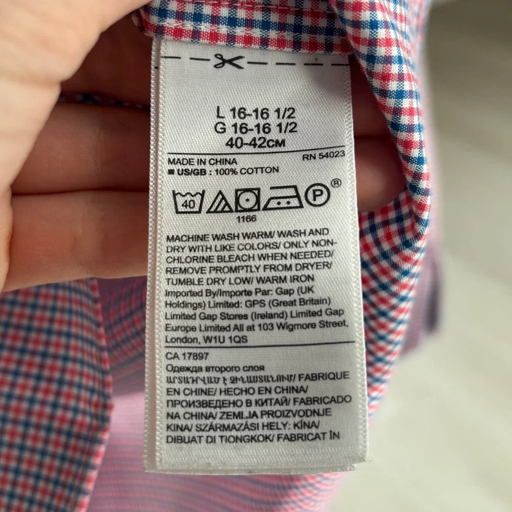 Banana Republic Size L Red/ Blue Plaid Button Down